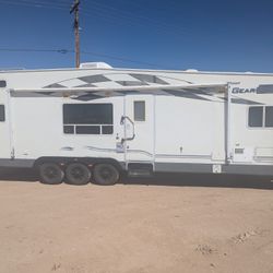 2007 30 Ft Gearbox Toy Hauler 