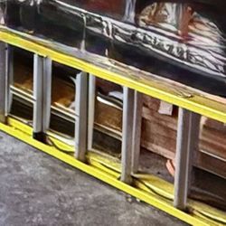 Gently Used: Louisville Ladder 24 FT