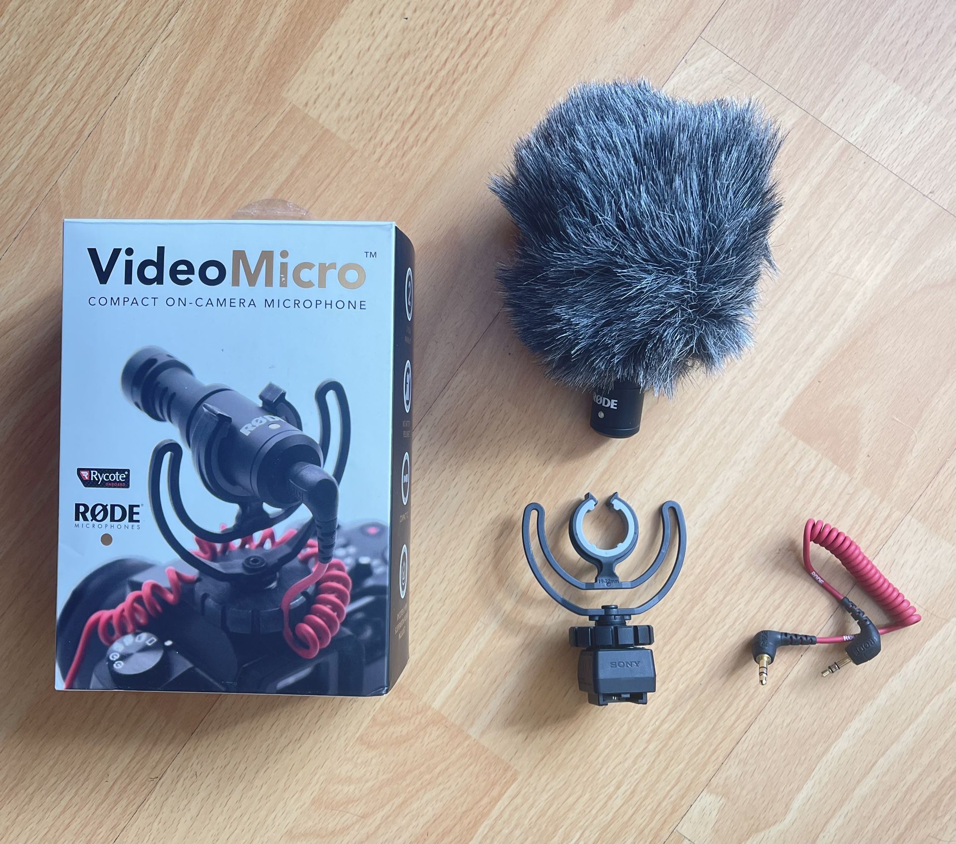 RODE VideoMicro Compact Directional On-Camera Microphone With Shockmount,  Windshield and Patch Cable for Sale in Milpitas, CA - OfferUp