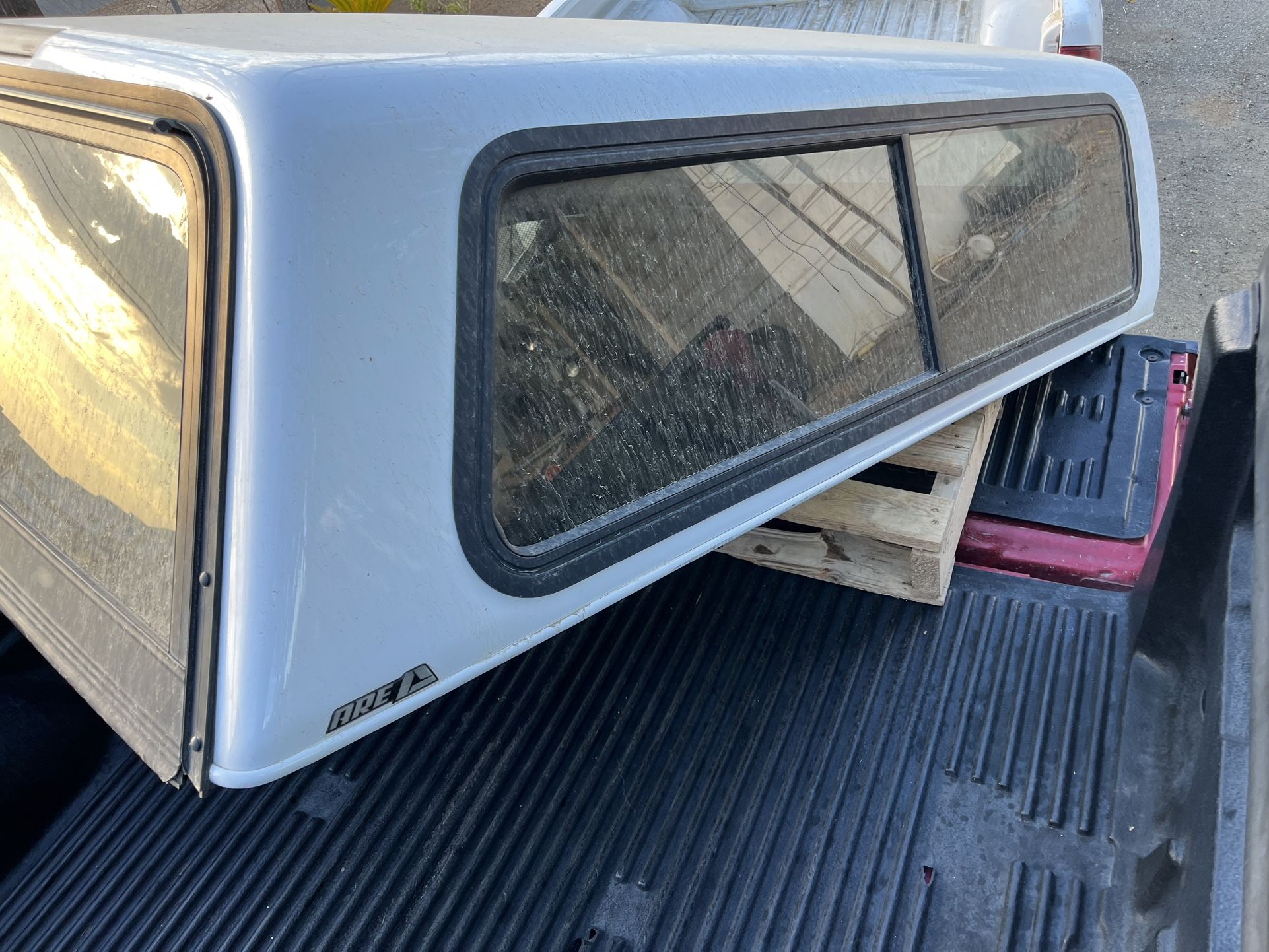 Chevy S-10 Truck Shell. 6‘ X 5‘ White. In Great Condition.