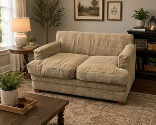 Cozy Loveseat Sofa – Great Condition!