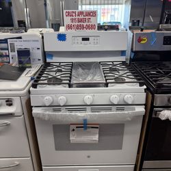 GE 30-in 5 burners 5-cu ft Freestanding Natural Gas Range (White)