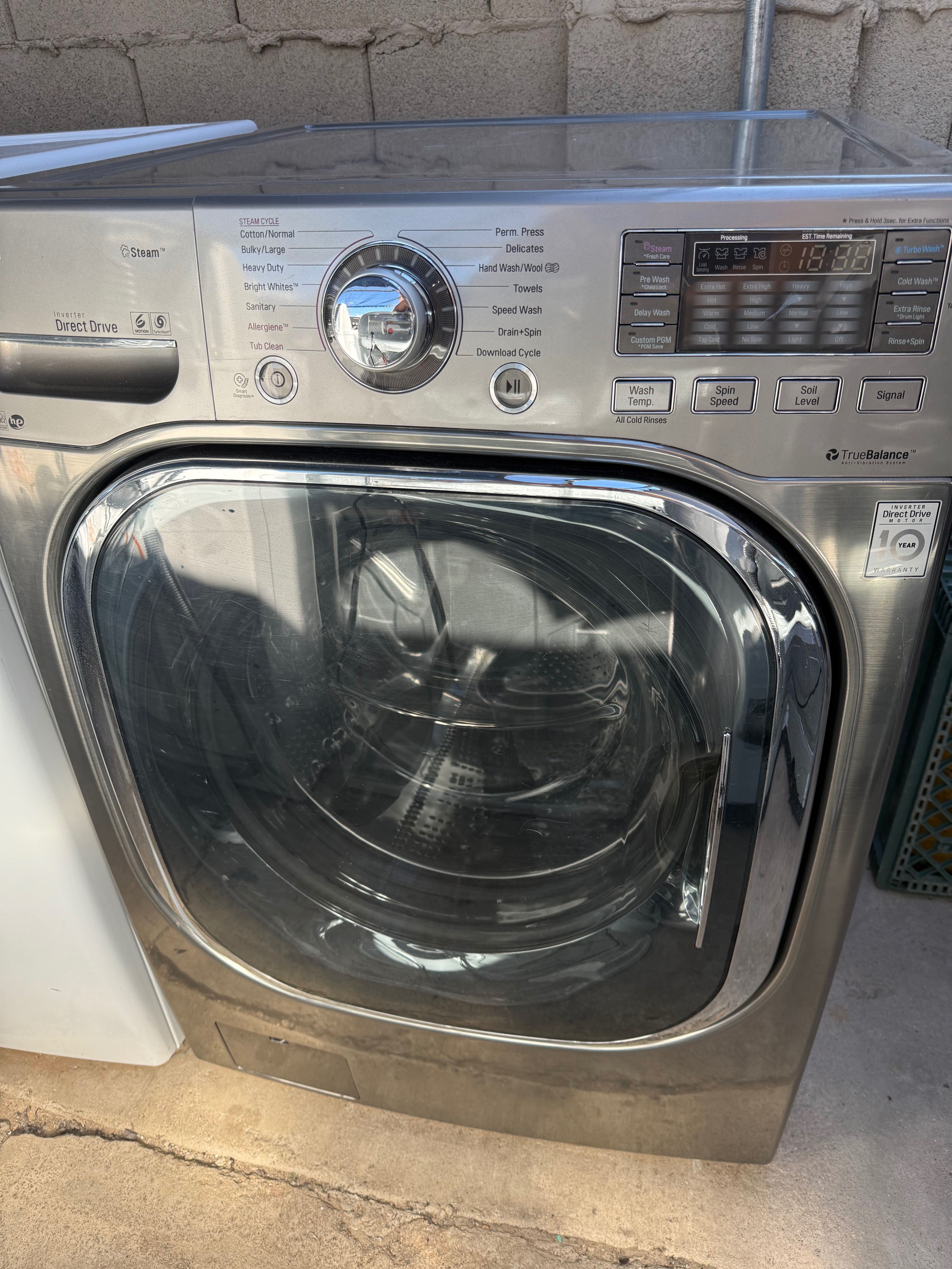 LG front load washer stackable 4.5 Cuft