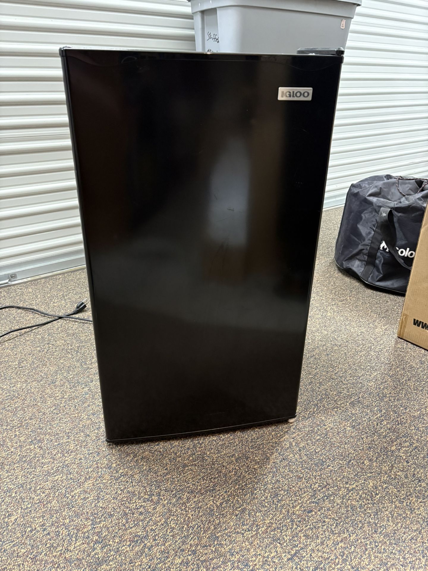 Igloo Single Door Mini-Fridge