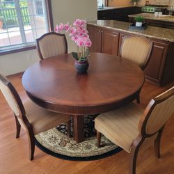 Complete 7-Piece Traditional Expandable Round-to-Oval Dining Set (Table & 6 Chairs)