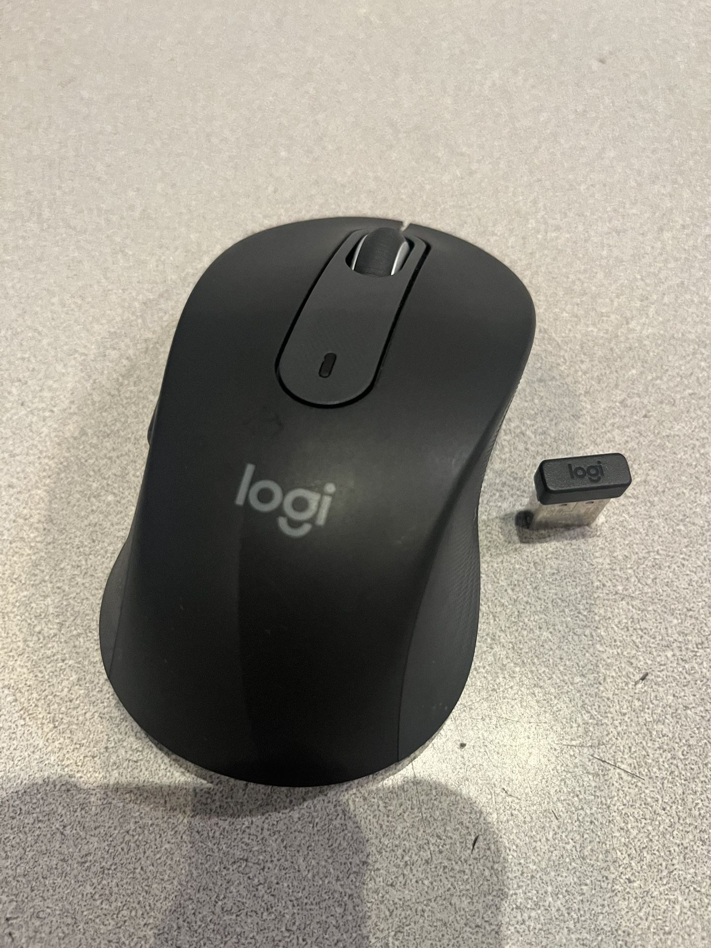 Logitech Logi M650 wireless Bluetooth mouse with batteries