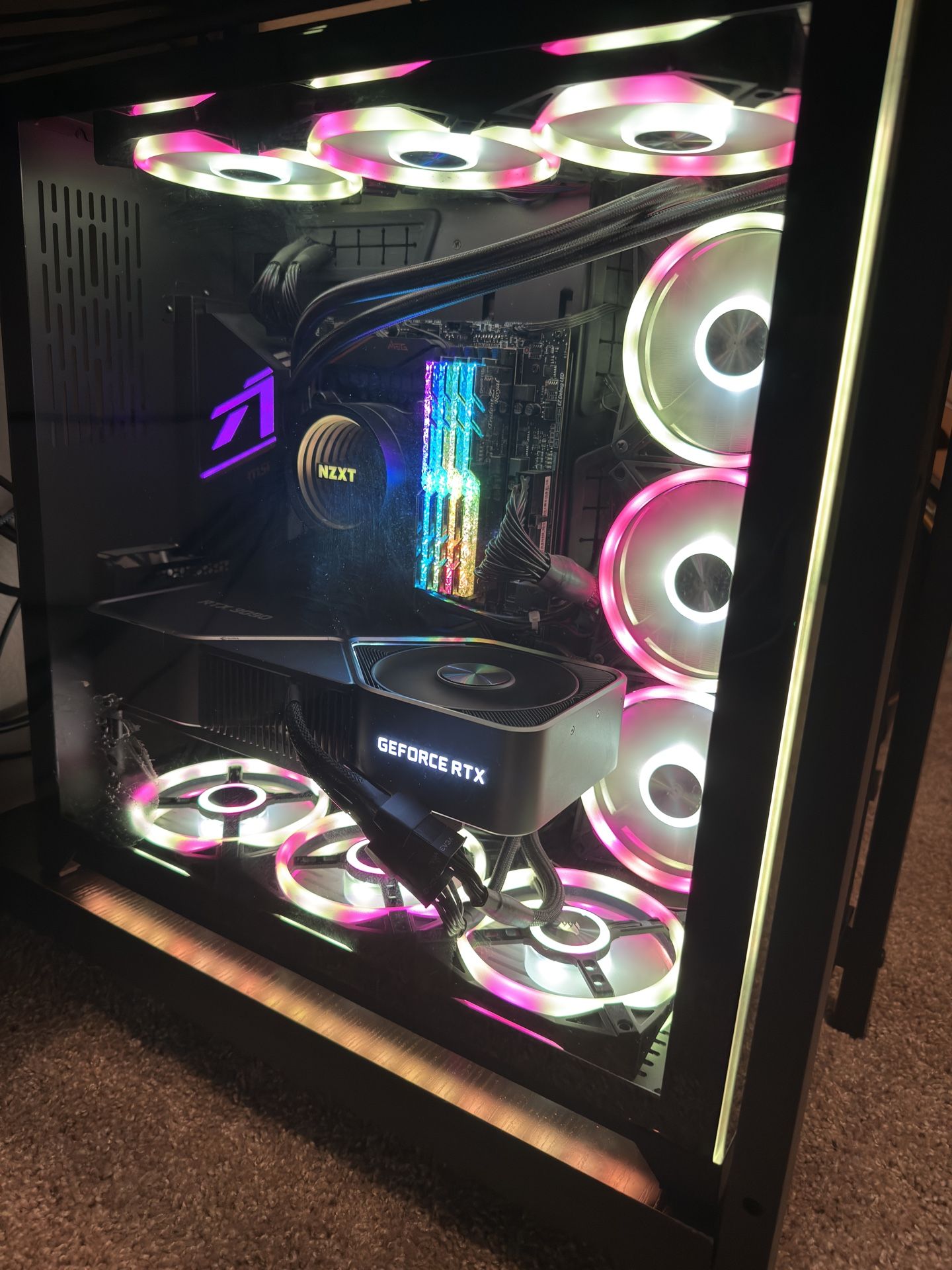 Gaming PC 3090 i9-10850k 32gb Ram 12 Fans