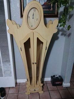 Fun time design vanity with clock