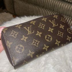LV Wallet 