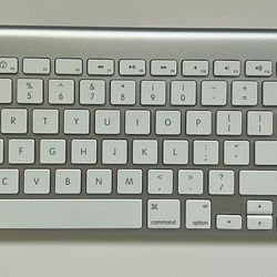 Apple magic keyboard and mouse 