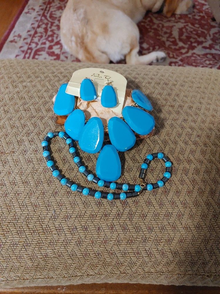 Set Of Necklaces/earrings. Plus 1.