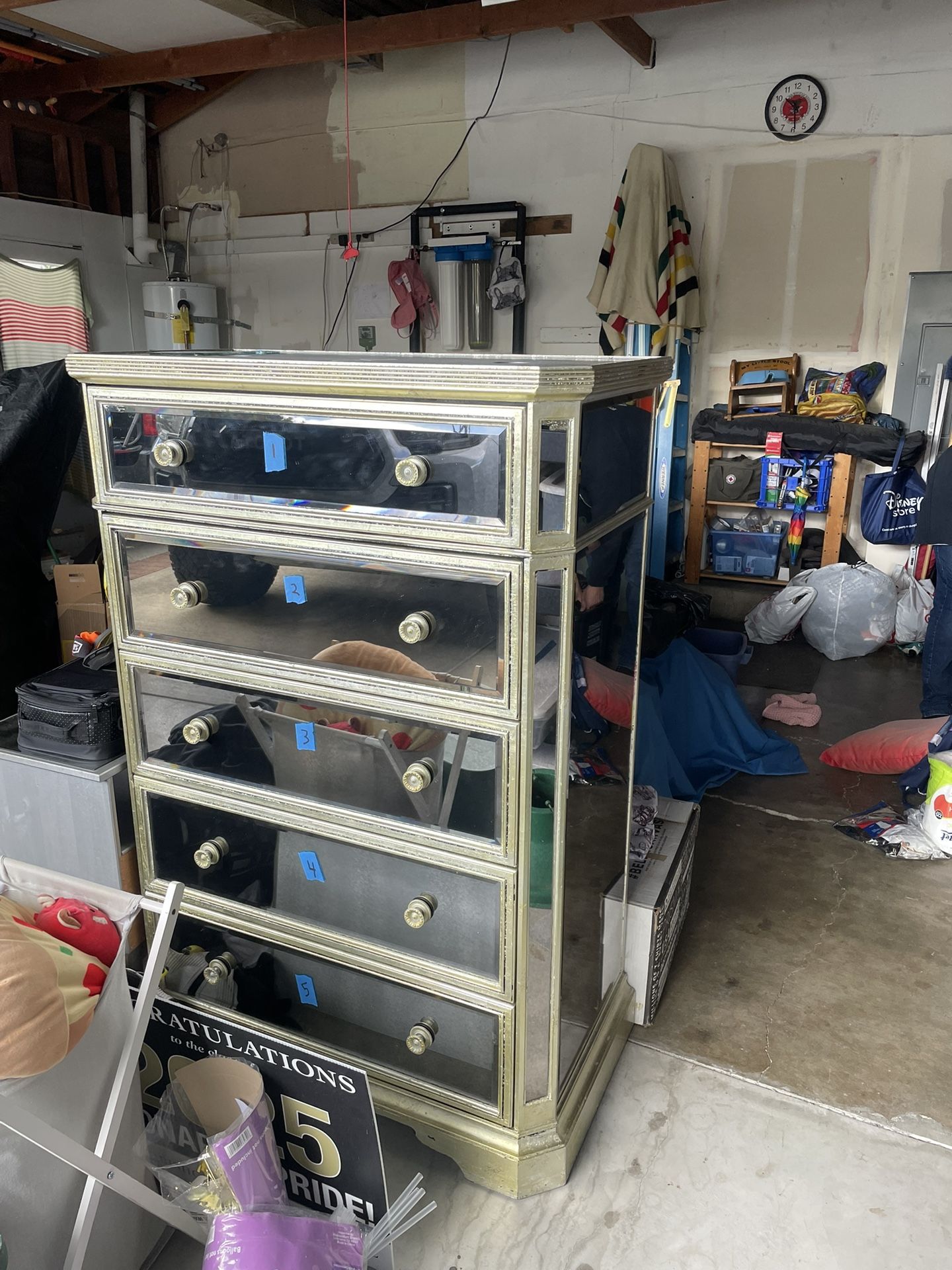 Z Gallery 6 Drawer Dresser