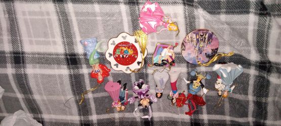 Lot of mint condition original factory Disney princess ornament deal