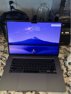 MacBook Air  15 in M2 (2023) excellent condition