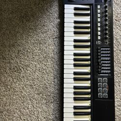 Roland A800 pro 61 key keyboard