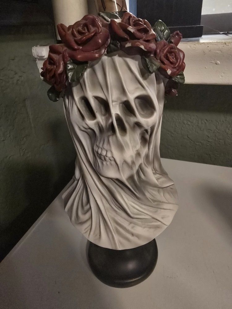 Ghost Bust With Floral Crown