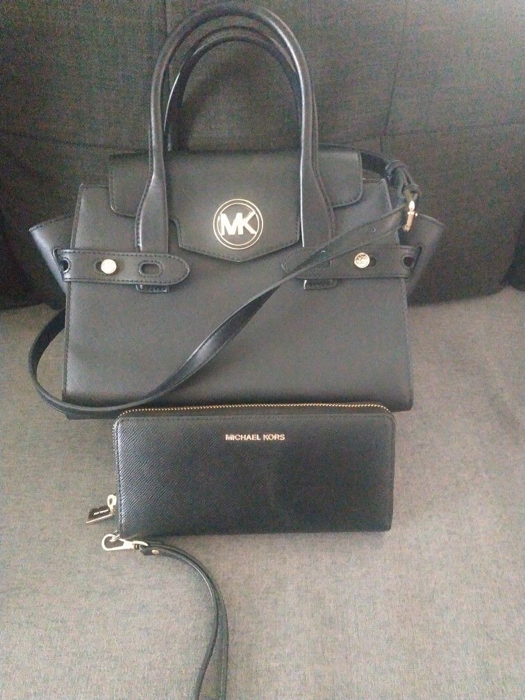 Michael Kors Crossbody Wristlet 