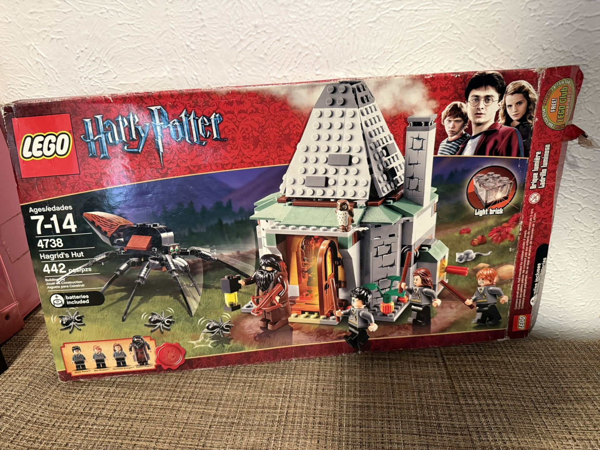 LEGO Harry Potter 4738 Hagrid’s Hut Playset