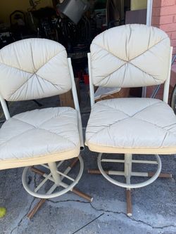 Swivel Bar Stools with Cushioned Seats – Set of 2