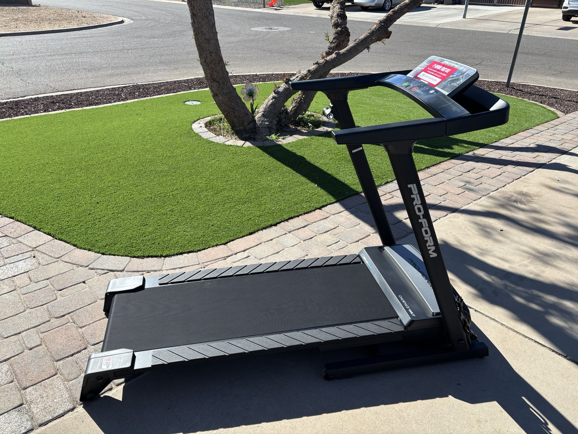 ProForm Cadence WLT Folding Treadmill with Reflex Deck for Walking and Jogging, iFit Bluetooth Enabled