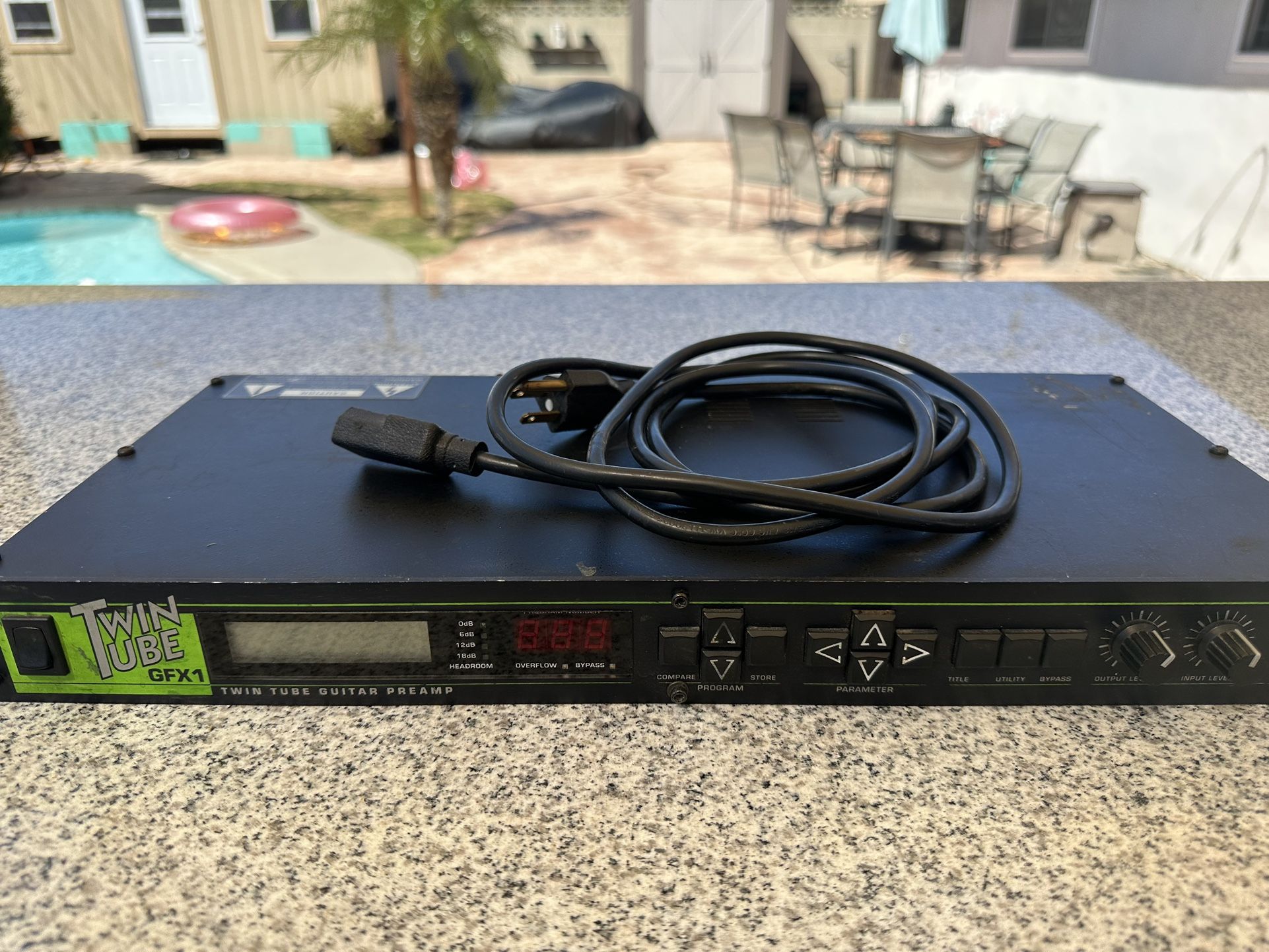 Digitech Twin Tube GFX1 Preamp W / Foot Controller And Cables. for