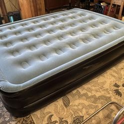 Queen size air matteress 16” high, very comfortable, no pump