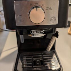 De’Longhi manual espresso/cappuccino machine 
