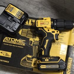 DeWalt Drill Hammer Atomic 20volt Battery 🔋 And Charger 🔌 🔌 New