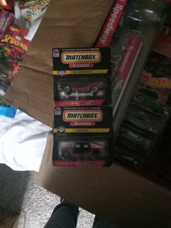 MATCH BOX 2 CAR SET FROM 1998.  NEW