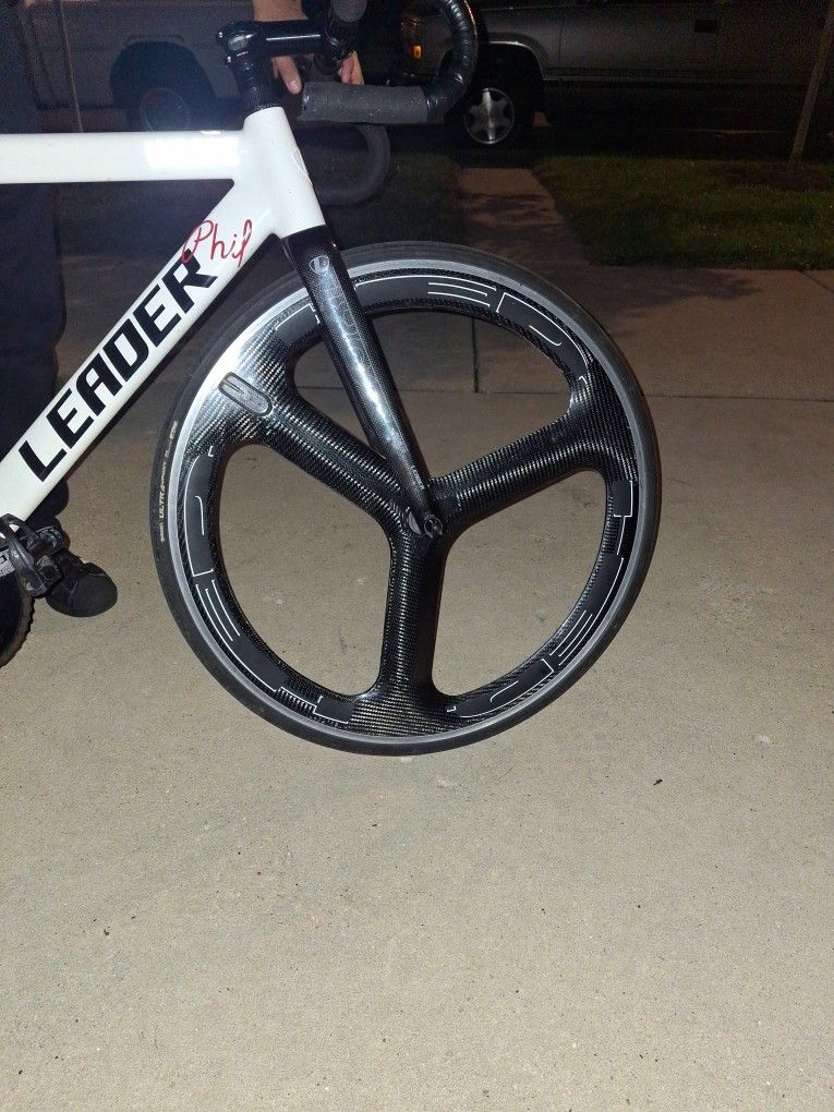 Carbon Tri Spoke