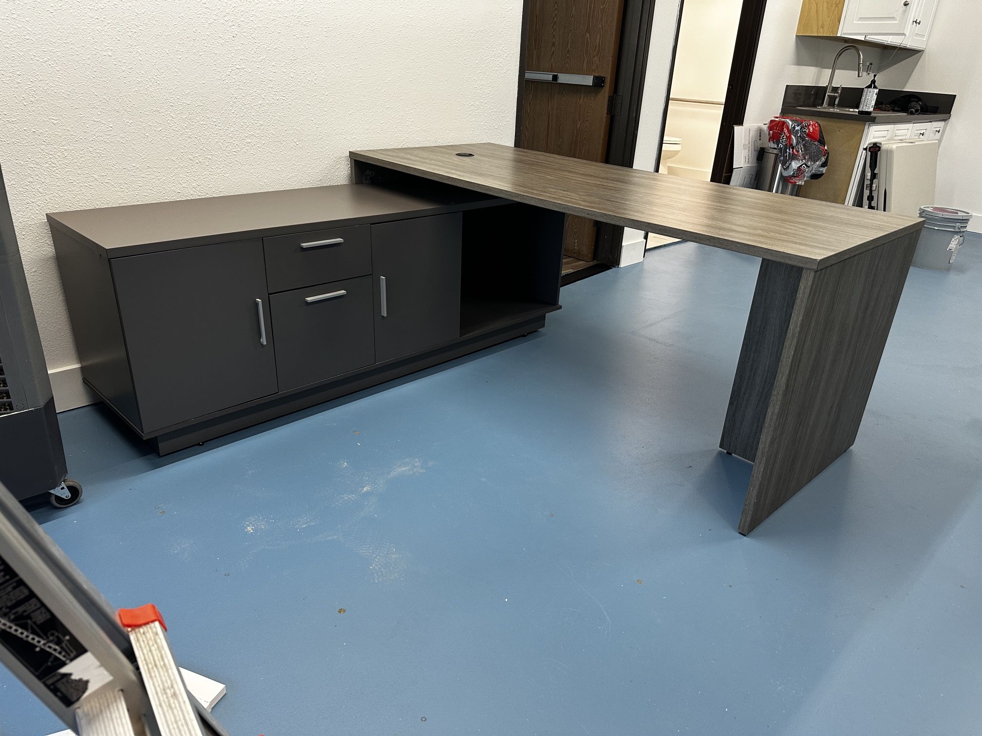 L Shaped Office Executive Desk with Filing Cabinet & Storage