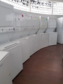 27 in stackables washer /dryer in excellent conditions with 4 months warranty