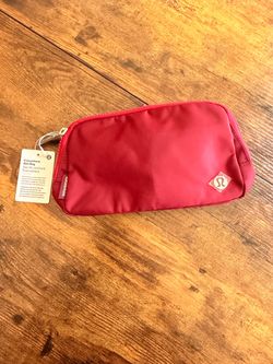 Lululemon Everywhere Belt Bag