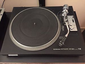 Turntables and set of Bose 901 a series VI with eq and stands