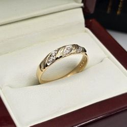 Solid 14kt Gold Ring with Diamonds Anillo De Oro 14kt Con Diamantes