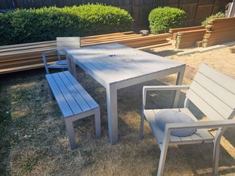 Outdoor dining table set