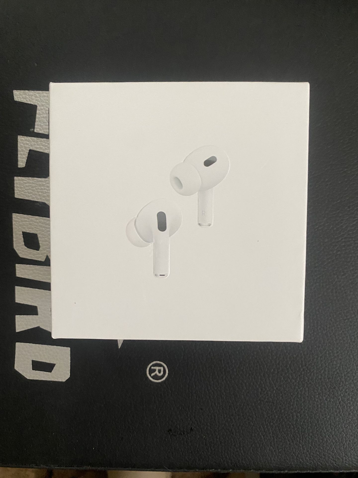 Brand New AirPods Pro 2 (With USB-C WireLess Charging Case)