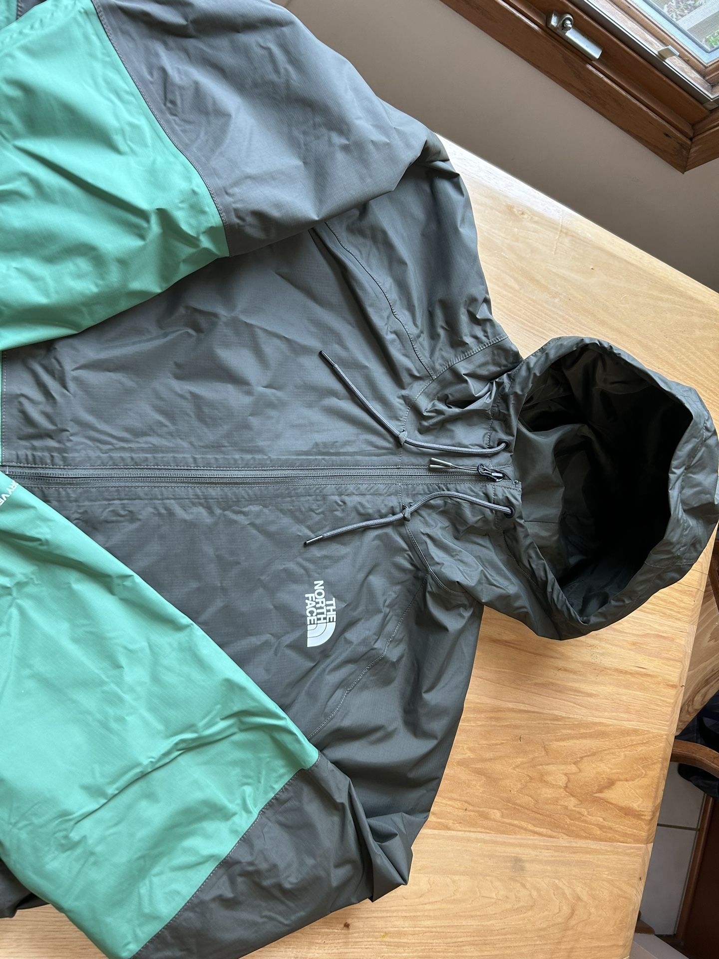 Men’s North Face Rain/Wind Jacket - Size XXL