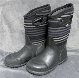 Bogs, rain shoes, size 13