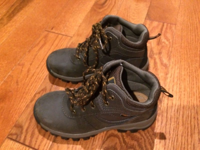 Timberland Boys boots size 13