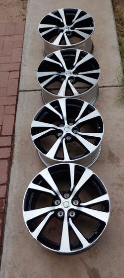 4 rines para Nissan maxima y Nissan Altima en muy buenas condiciones