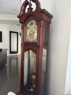 Shenandoah Hermle Grandfather Clock