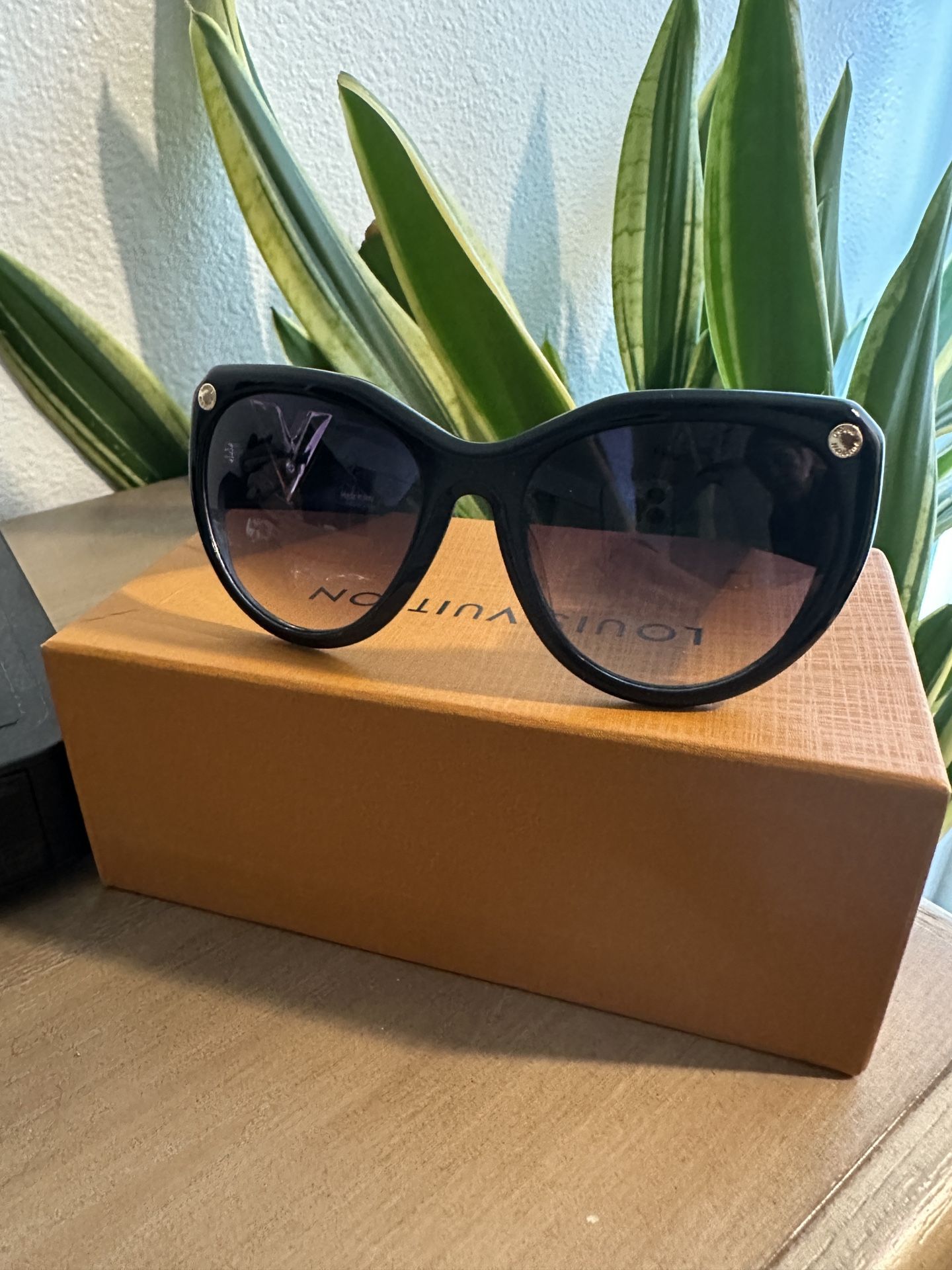Authentic Louis Vuitton Sunglasses