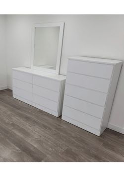 Dresser With Mirror And Chest 