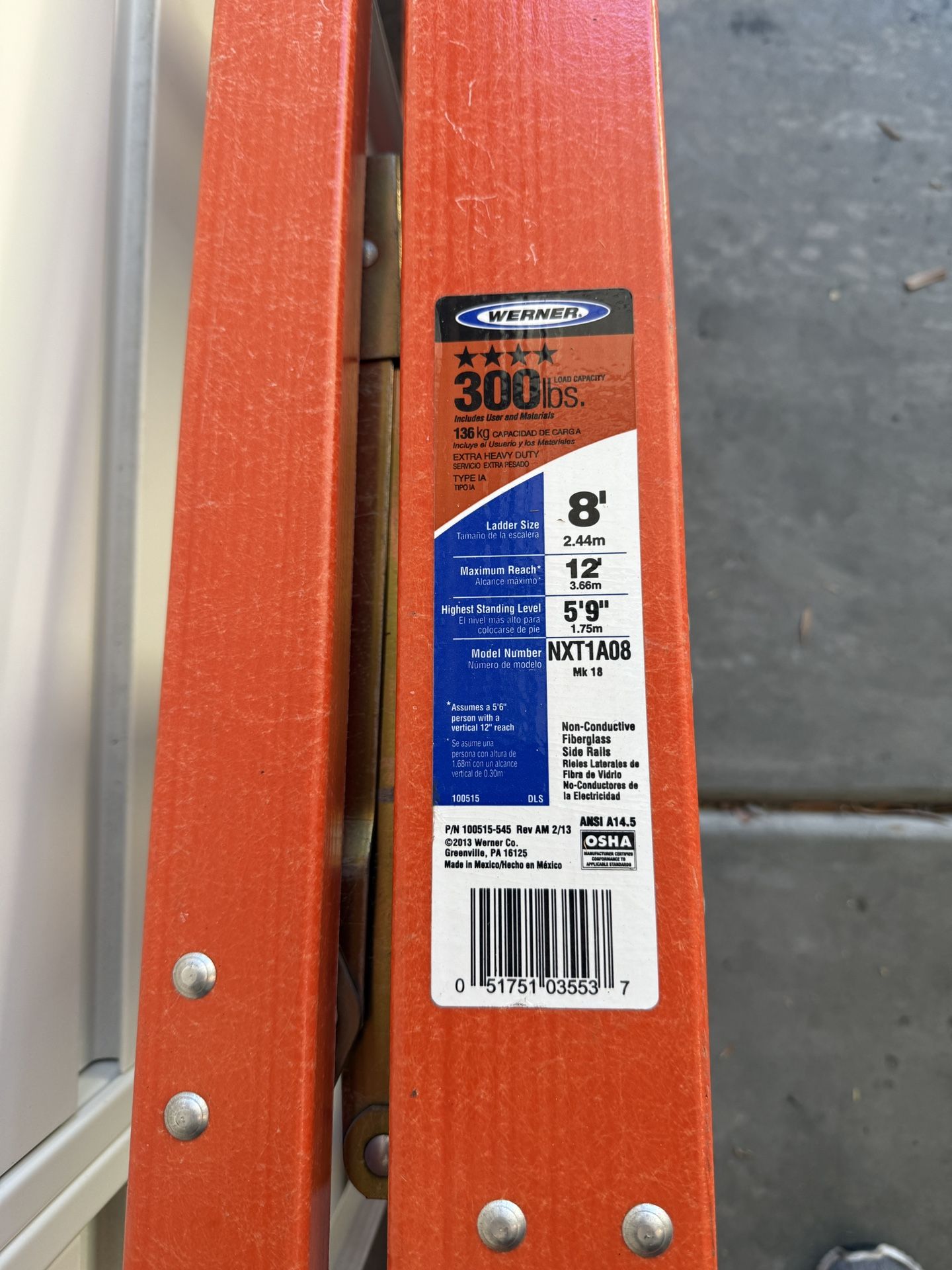 Werner NXT1A08 8ft Heavy Duty Ladder, Rated 300lbs, Fiberglass 