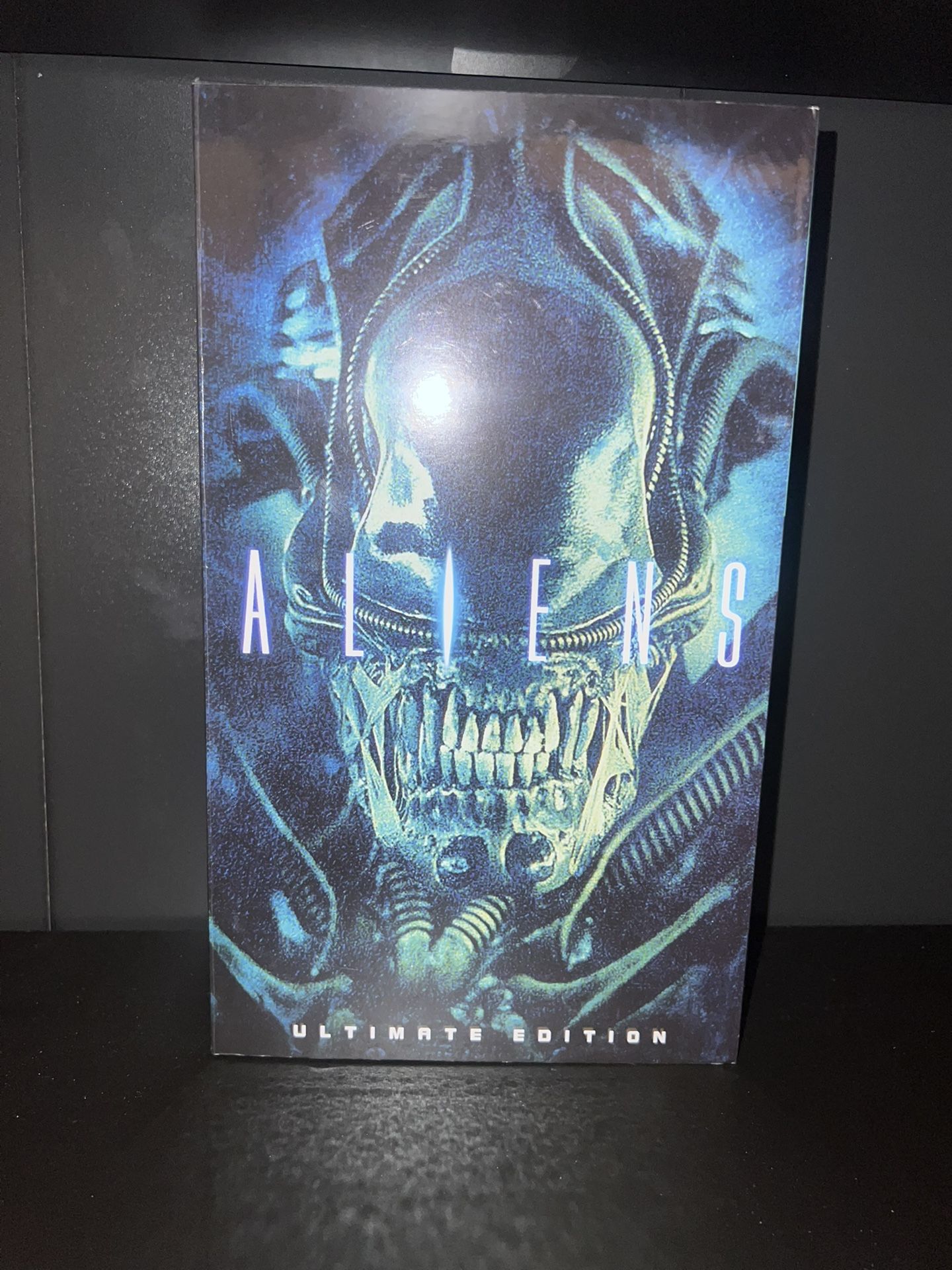 Neca Aliens Ultimate Edition - Xenomorph Figure
