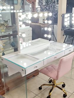 Brand new slaystation Hollywood vanity only $39 down - easy credit - credito fasil