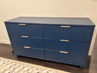 Wendee Solid Wood Dresser & Nightstands Set of 2