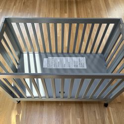 Babyletto Maki 2-in-1 Convertible Portable Crib