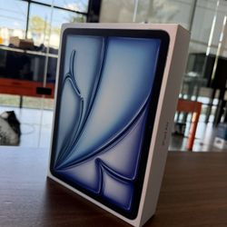 2025 Apple 11” iPad Air M3 Chip 256GB WiFi New in box! We offer financing! 